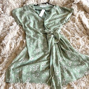 All in favor mini wrap dress size M